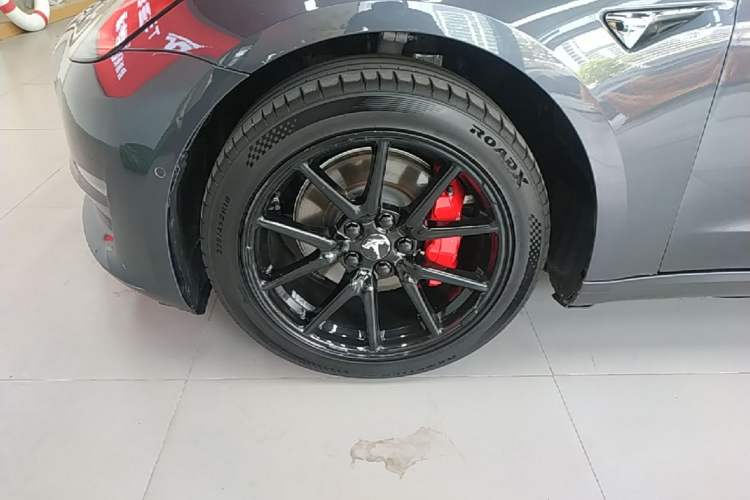 Used Tesla Model 3 2020 Refreshed Version Long-Range Rear-Wheel Drive Left Front Wheel Hub