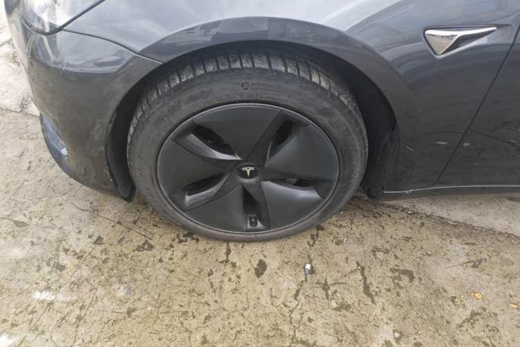 Used Tesla Model 3 2020 Revised Version Standard Range Rear-Wheel Drive – Upgraded Edition Left Front Wheel Hub