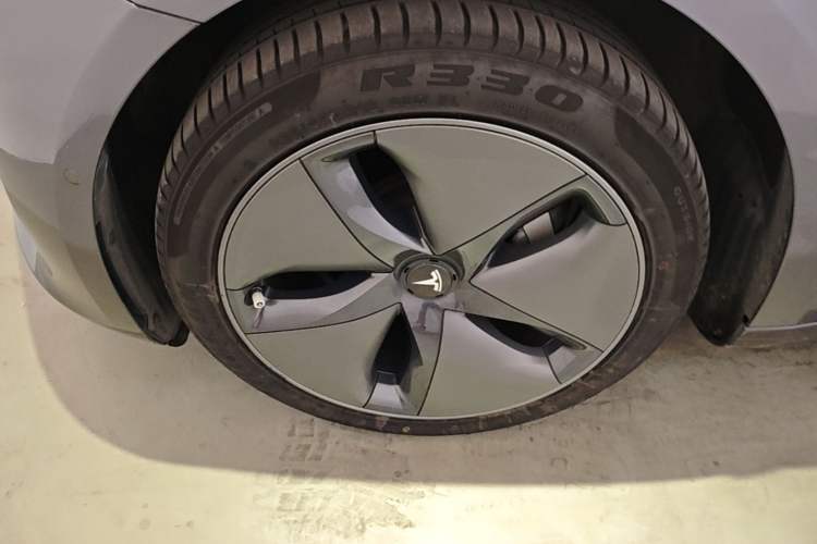 Used Tesla Model 3 2020 Refreshed Version Long-Range Rear-Wheel Drive Left Front Wheel Hub