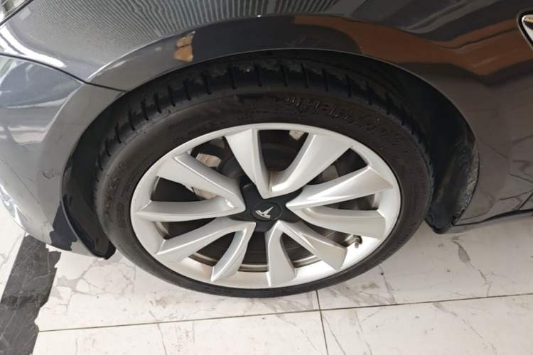 Used Tesla Model 3 2020 Revised Version Standard Range Rear-Wheel Drive – Upgraded Edition Left Front Wheel Hub