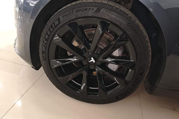 Used Tesla Model 3 2020 Revised Version Standard Range Rear-Wheel Drive – Upgraded Edition Left Front Wheel Hub