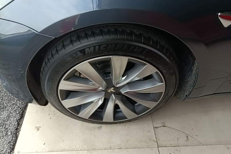Used Tesla Model 3 2020 Revised Version Standard Range Rear-Wheel Drive – Upgraded Edition Left Front Wheel Hub