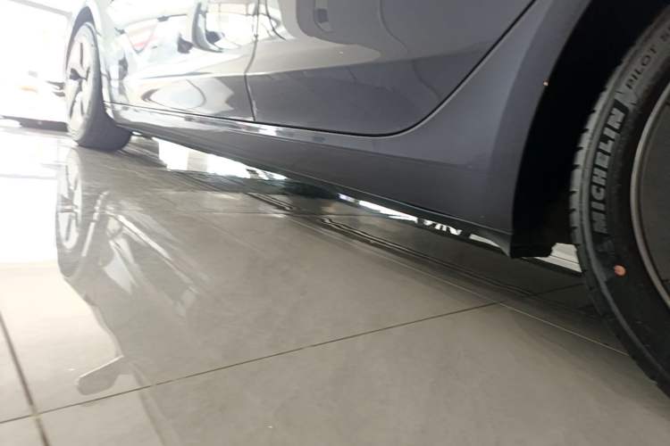 Used Tesla Model 3 2020 Standard Range Rear-Wheel Drive Upgraded Version Left Side Sill