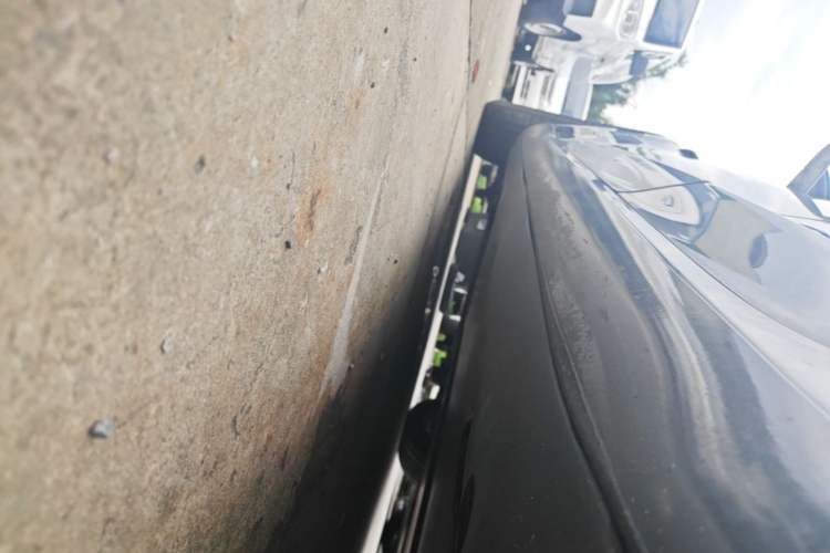 Used Tesla Model 3 2020 Revised Version Standard Range Rear-Wheel Drive – Upgraded Edition Left Side Sill
