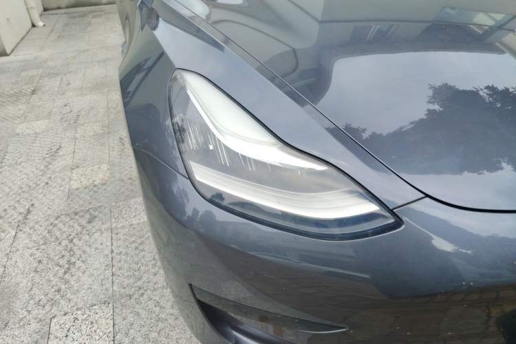 Used Tesla Model 3 2020 Revised Version Standard Range Rear-Wheel Drive – Upgraded Edition Right Front Headlight