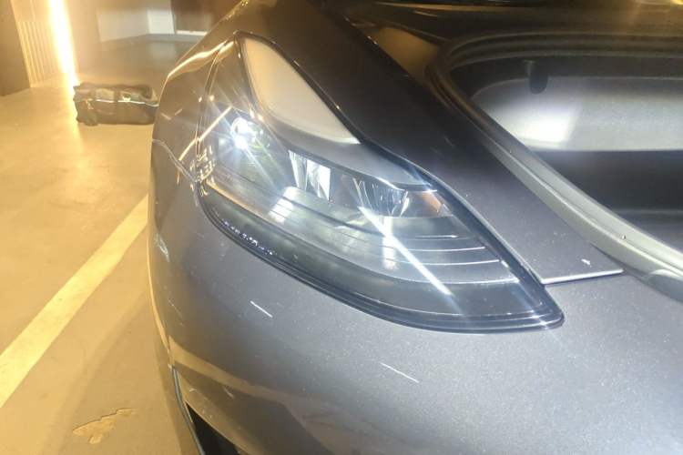Used Tesla Model 3 2020 Revised Version Standard Range Rear-Wheel Drive – Upgraded Edition Right Front Headlight