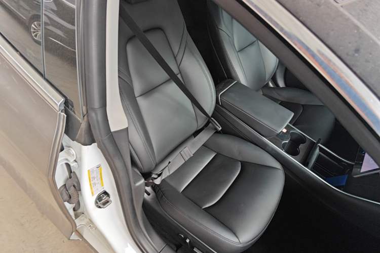 Used Tesla Model 3 2020 Revised Version Standard Range Rear-Wheel Drive – Upgraded Edition Right Front Seat