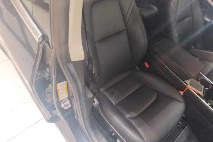 Used Tesla Model 3 2020 Standard Range Rear-Wheel Drive Upgraded Version Right Front Seat