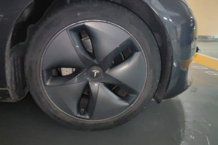 Used Tesla Model 3 2020 Standard Range Rear-Wheel Drive Upgraded Version Right Front Wheel Hub