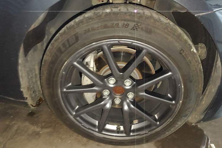 Used Tesla Model 3 2020 Revised Version Standard Range Rear-Wheel Drive – Upgraded Edition Right Front Wheel Hub