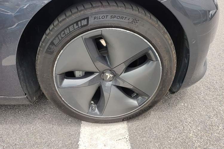 Used Tesla Model 3 2020 Refreshed Version Long-Range Rear-Wheel Drive Right Front Wheel Hub