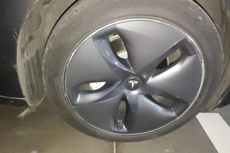 Used Tesla Model 3 2020 Standard Range Rear-Wheel Drive Upgraded Version Right Front Wheel Hub