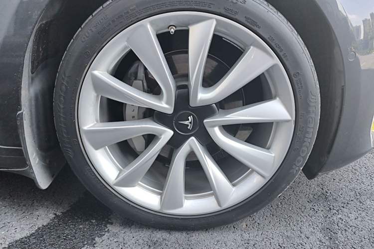 Used Tesla Model 3 2020 Refreshed Version Long-Range Rear-Wheel Drive Right Front Wheel Hub