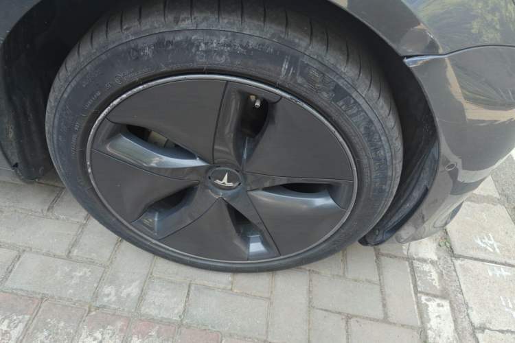 Used Tesla Model 3 2020 Refreshed Version Long-Range Rear-Wheel Drive Right Front Wheel Hub
