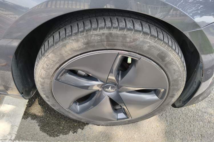 Used Tesla Model 3 2020 Refreshed Version Long-Range Rear-Wheel Drive Right Front Wheel Hub