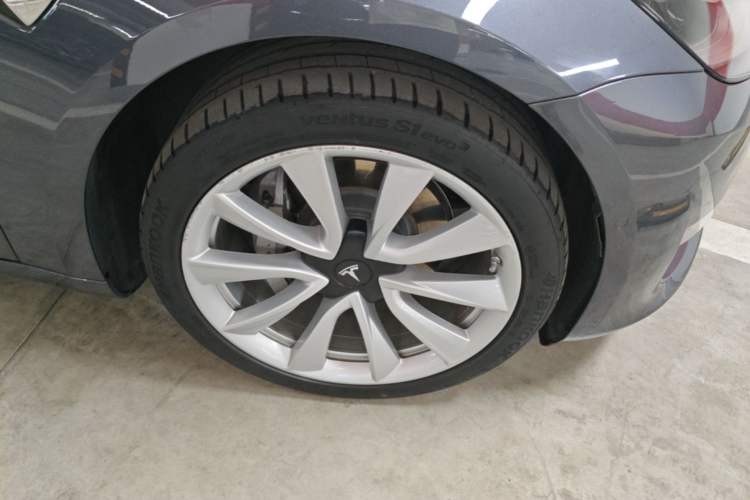 Used Tesla Model 3 2020 Refreshed Version Long-Range Rear-Wheel Drive Right Front Wheel Hub