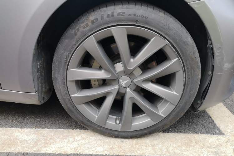 Used Tesla Model 3 2020 Standard Range Rear-Wheel Drive Upgraded Version Right Front Wheel Hub