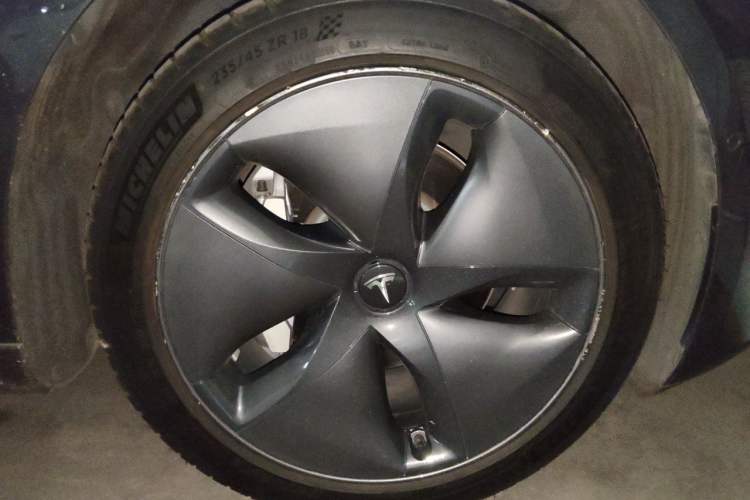 Used Tesla Model 3 2020 Standard Range Rear-Wheel Drive Upgraded Version Right Front Wheel Hub