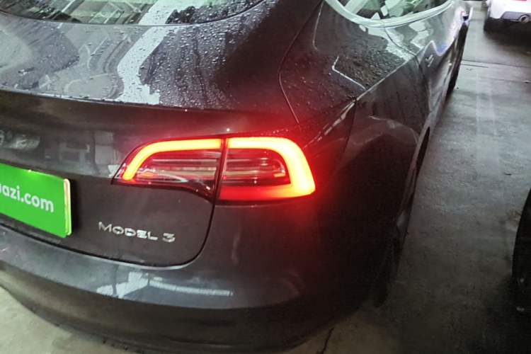 Used Tesla Model 3 2020 Revised Version Standard Range Rear-Wheel Drive – Upgraded Edition Right Rear Taillight