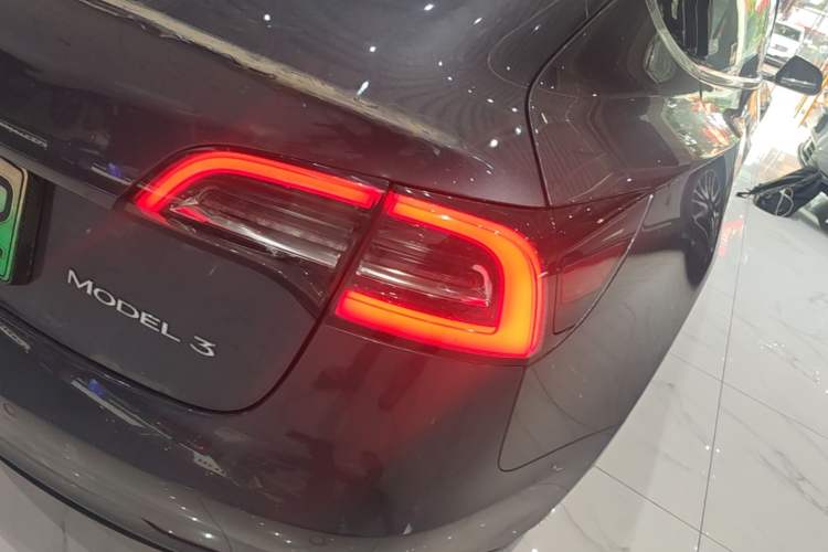 Used Tesla Model 3 2020 Standard Range Rear-Wheel Drive Upgraded Version Right Rear Taillight