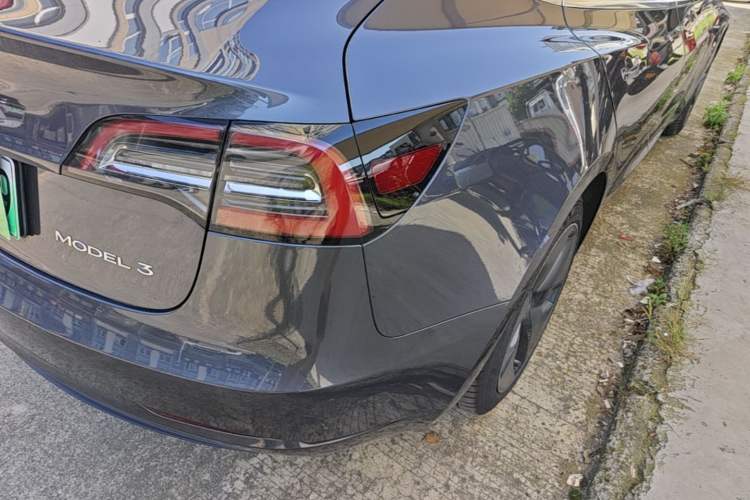 Used Tesla Model 3 2020 Revised Version Standard Range Rear-Wheel Drive – Upgraded Edition Right Rear Taillight