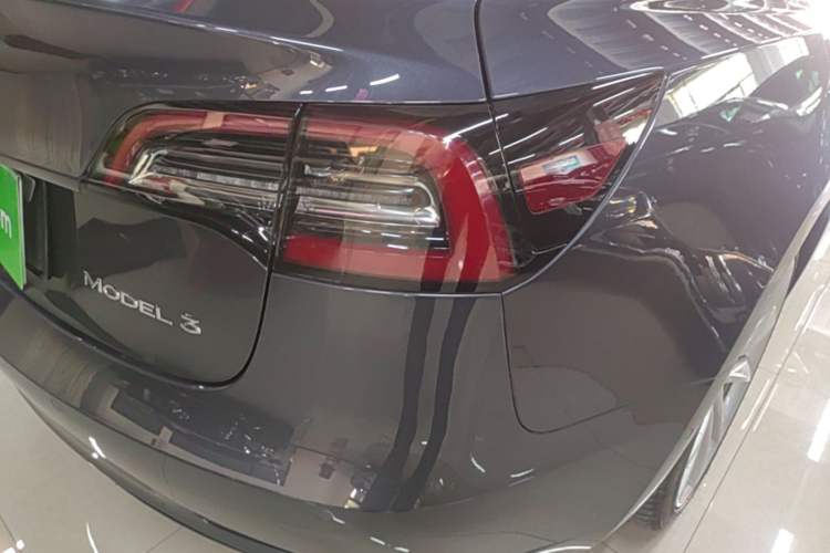 Used Tesla Model 3 2020 Revised Version Standard Range Rear-Wheel Drive – Upgraded Edition Right Rear Taillight