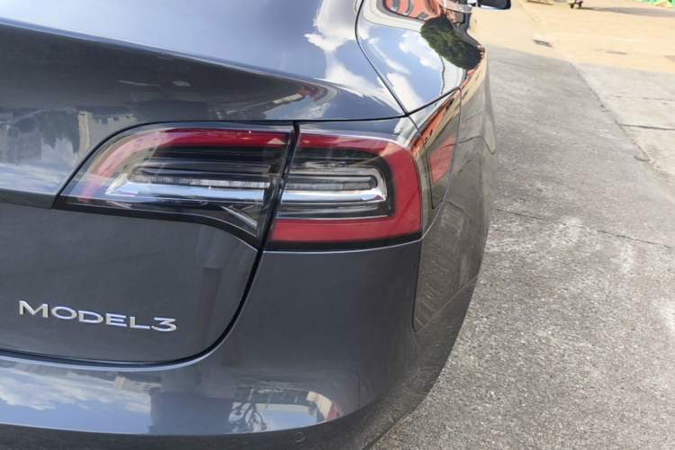 Used Tesla Model 3 2020 Standard Range Rear-Wheel Drive Upgraded Version Right Rear Taillight