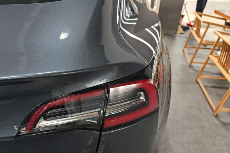 Used Tesla Model 3 2020 Standard Range Rear-Wheel Drive Upgraded Version Right Rear Taillight