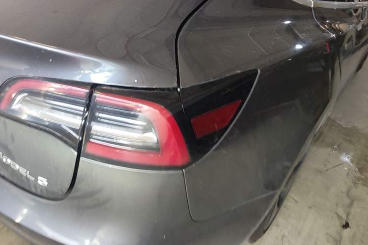 Used Tesla Model 3 2020 Revised Version Standard Range Rear-Wheel Drive – Upgraded Edition Right Rear Taillight