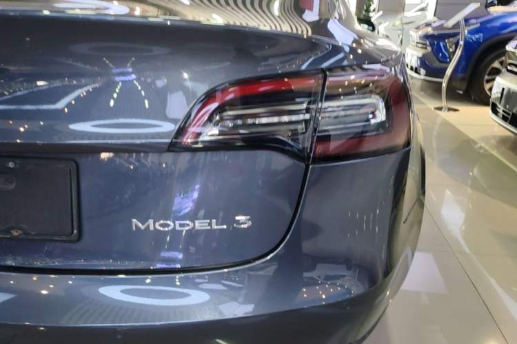Used Tesla Model 3 2020 Standard Range Rear-Wheel Drive Upgraded Version Right Rear Taillight