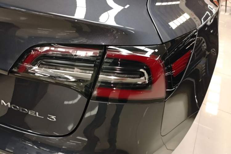 Used Tesla Model 3 2020 Revised Version Standard Range Rear-Wheel Drive – Upgraded Edition Right Rear Taillight