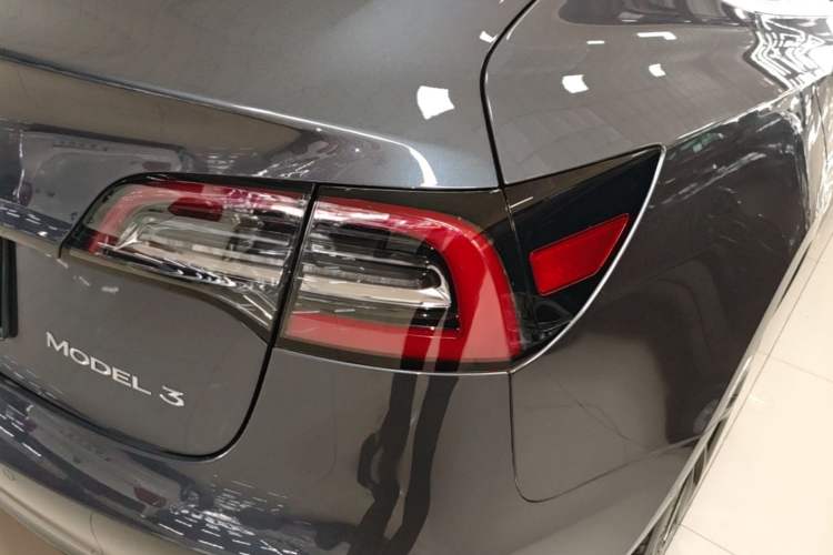 Used Tesla Model 3 2020 Revised Version Standard Range Rear-Wheel Drive – Upgraded Edition Right Rear Taillight