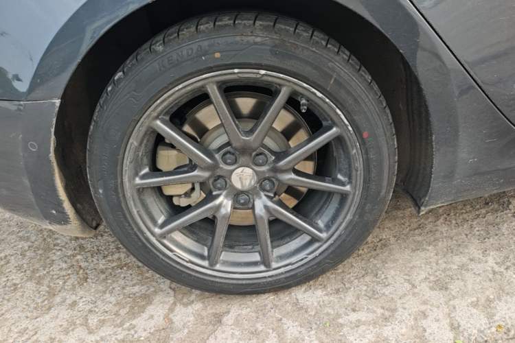 Used Tesla Model 3 2020 Long-Range Rear-Wheel-Drive Version Right Rear Wheel Hub