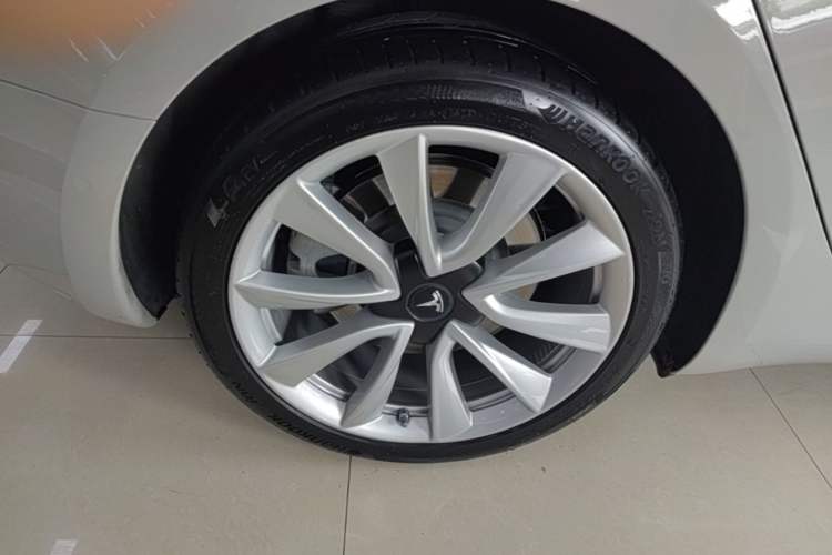 Used Tesla Model 3 2020 Standard Range Rear-Wheel Drive Upgraded Version Right Rear Wheel Hub
