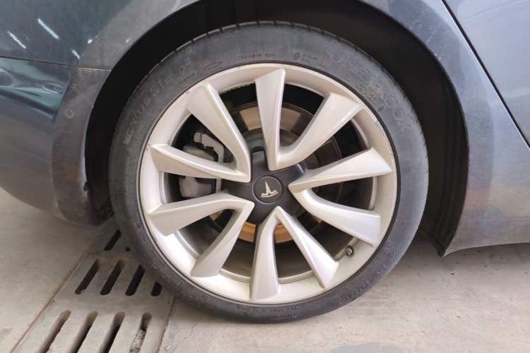 Used Tesla Model 3 2020 Refreshed Version Long-Range Rear-Wheel Drive Right Rear Wheel Hub