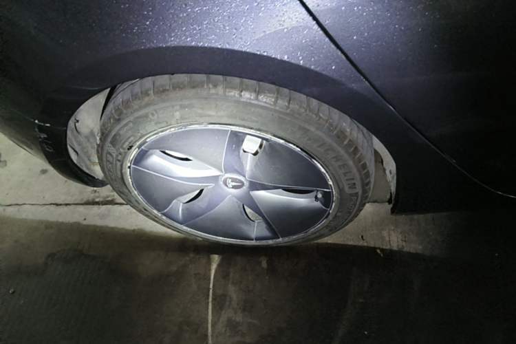 Used Tesla Model 3 2020 Revised Version Standard Range Rear-Wheel Drive – Upgraded Edition Right Rear Wheel Hub