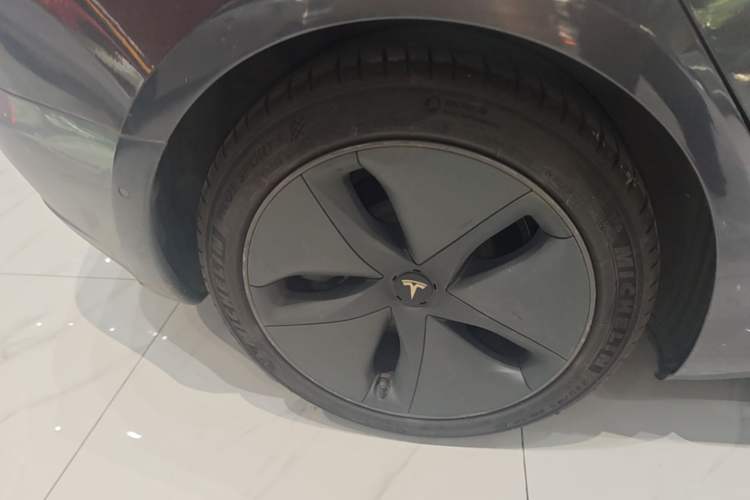 Used Tesla Model 3 2020 Standard Range Rear-Wheel Drive Upgraded Version Right Rear Wheel Hub