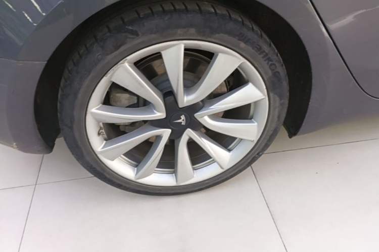 Used Tesla Model 3 2020 Standard Range Rear-Wheel Drive Upgraded Version Right Rear Wheel Hub