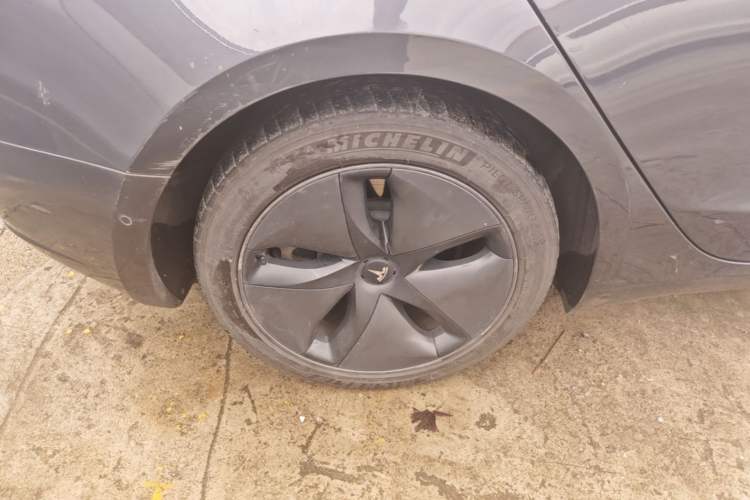 Used Tesla Model 3 2020 Revised Version Standard Range Rear-Wheel Drive – Upgraded Edition Right Rear Wheel Hub