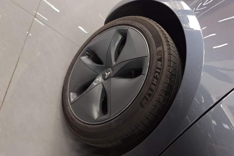 Used Tesla Model 3 2020 Standard Range Rear-Wheel Drive Upgraded Version Right Rear Wheel Hub