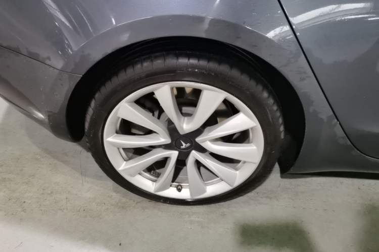 Used Tesla Model 3 2020 Refreshed Version Long-Range Rear-Wheel Drive Right Rear Wheel Hub