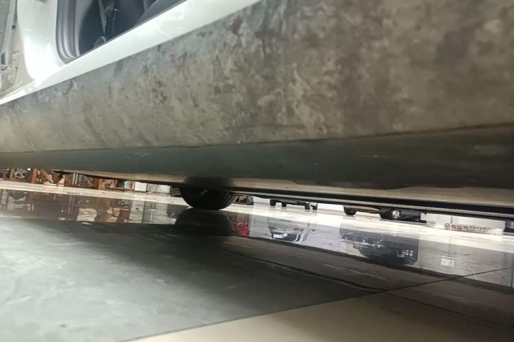 Used Tesla Model 3 2020 Revised Version Standard Range Rear-Wheel Drive – Upgraded Edition Right Side Sill
