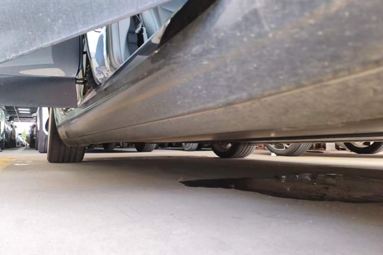 Used Tesla Model 3 2020 Refreshed Version Long-Range Rear-Wheel Drive Right Side Sill