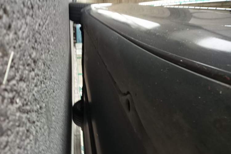 Used Tesla Model 3 2020 Standard Range Rear-Wheel Drive Upgraded Version Right Side Sill