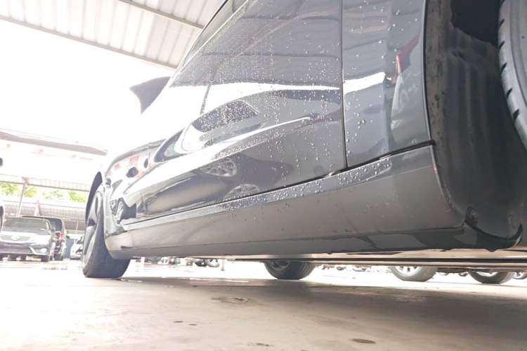 Used Tesla Model 3 2020 Standard Range Rear-Wheel Drive Upgraded Version Right Side Sill
