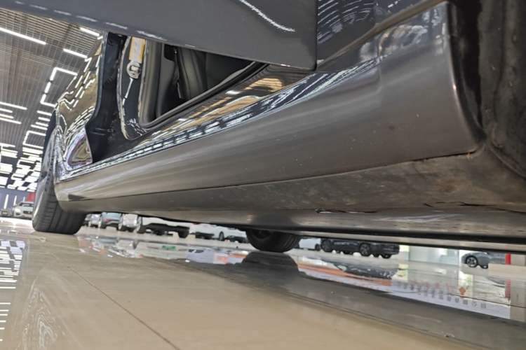 Used Tesla Model 3 2020 Revised Version Standard Range Rear-Wheel Drive – Upgraded Edition Right Side Sill