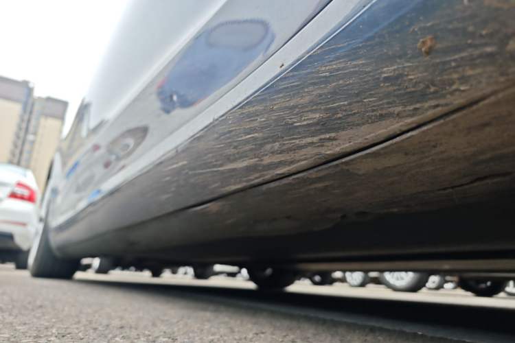 Used Tesla Model 3 2020 Standard Range Rear-Wheel Drive Upgraded Version Right Side Sill
