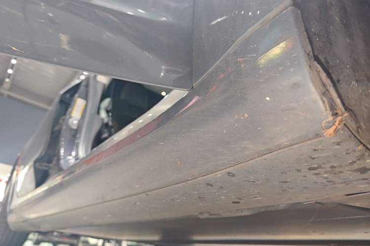 Used Tesla Model 3 2020 Standard Range Rear-Wheel Drive Upgraded Version Right Side Sill