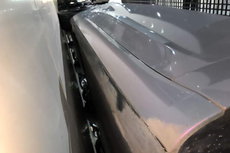 Used Tesla Model 3 2020 Revised Version Standard Range Rear-Wheel Drive – Upgraded Edition Right Side Sill