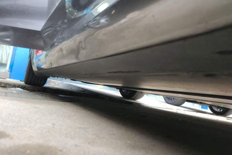 Used Tesla Model 3 2020 Revised Version Standard Range Rear-Wheel Drive – Upgraded Edition Right Side Sill